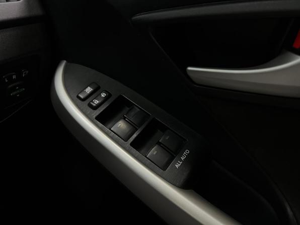 Toyota Prius III Рестайлинг (XW30) с пробегом 2015 года, цена 1 270 000 рублей, 114584 км, лифтбек, Автокод Объявления