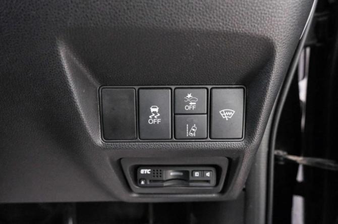 Honda Stepwgn V с пробегом 2016 года, цена 1 949 000 рублей, 107320 км, минивэн, Автокод Объявления