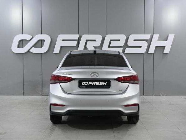 Hyundai Solaris II с пробегом 2017 года, цена 1 329 000 рублей, 102557 км, седан, Автокод Объявления