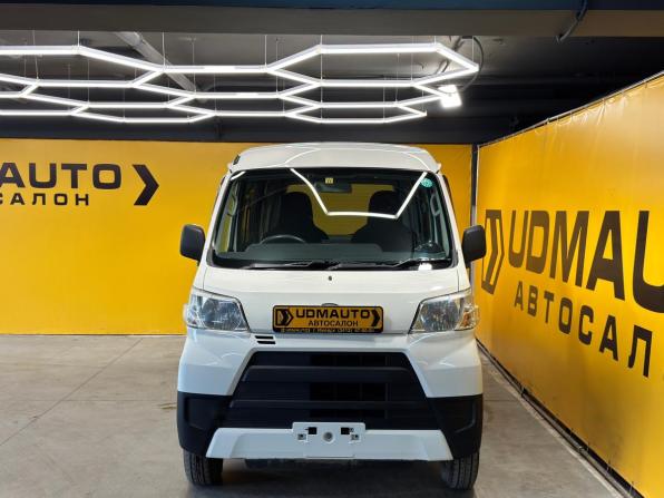 Daihatsu Hijet X с пробегом 2018 года, цена 639 000 рублей, 33000 км, минивэн, Автокод Объявления