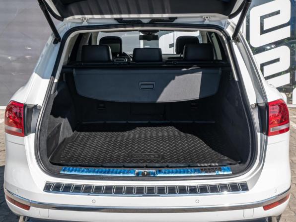 Volkswagen Touareg II Рестайлинг с пробегом 2015 года, цена 2 950 000 рублей, 235854 км, внедорожник, Автокод Объявления