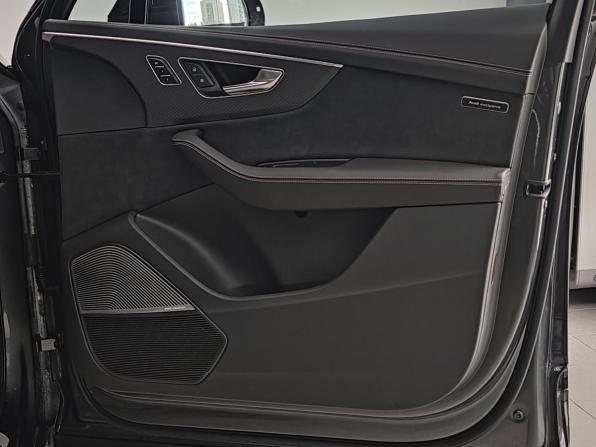 Audi SQ7 I (4M) Рестайлинг 2 с пробегом 2024 года, цена 17 900 000 рублей, 8400 км, внедорожник, Автокод Объявления