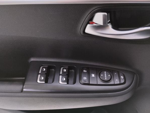 Kia Rio IV Рестайлинг с пробегом 2021 года, цена 1 720 000 рублей, 87438 км, хэтчбек, Автокод Объявления