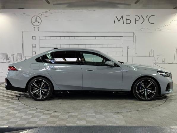 BMW 5 серии VIII (G60/G61/G68) с пробегом 2025 года, цена 8 990 000 рублей, 6890 км, седан, Автокод Объявления