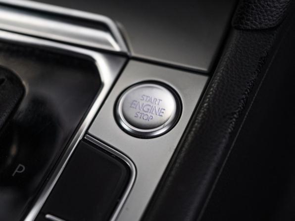 Volkswagen Passat B8 с пробегом 2015 года, цена 1 349 500 рублей, 117696 км, универсал, Автокод Объявления
