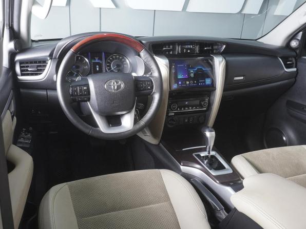 Toyota Fortuner II с пробегом 2018 года, цена 3 215 000 рублей, 133471 км, внедорожник, Автокод Объявления