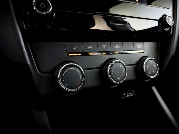 Skoda Octavia III (A7) Рестайлинг с пробегом 2019 года, цена 1 775 000 рублей, 114143 км, лифтбек, Автокод Объявления