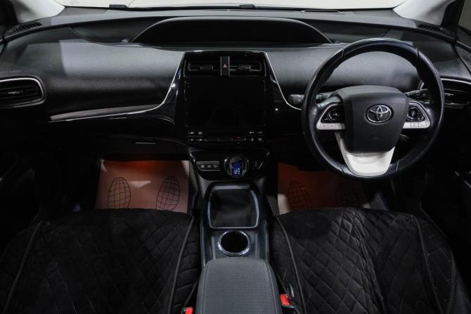 Toyota Prius IV (XW50) с пробегом 2016 года, цена 1 629 000 рублей, 112000 км, лифтбек, Автокод Объявления