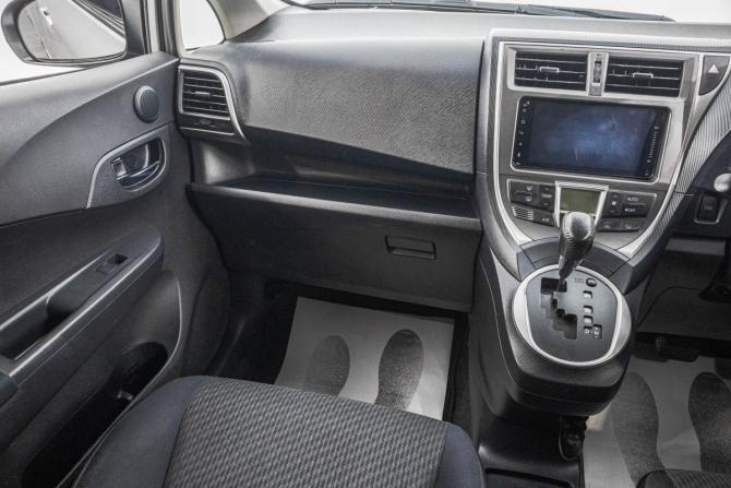 Toyota Ractis II с пробегом 2011 года, цена 849 000 рублей, 163000 км, хэтчбек, Автокод Объявления