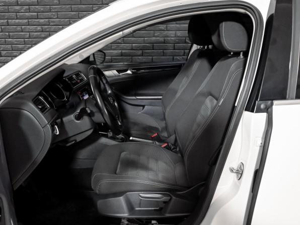 Volkswagen Jetta VI Рестайлинг с пробегом 2016 года, цена 1 360 000 рублей, 99822 км, седан, Автокод Объявления