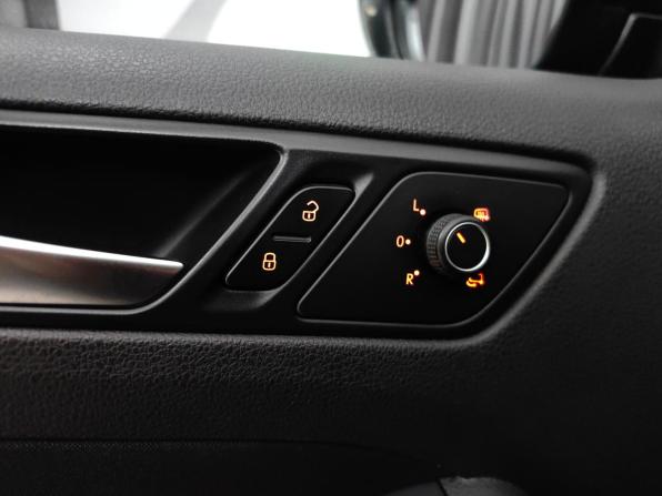 Volkswagen Jetta VI Рестайлинг с пробегом 2016 года, цена 1 219 000 рублей, 181491 км, седан, Автокод Объявления