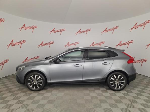 Volvo V40 Cross Country I Рестайлинг с пробегом 2019 года, цена 2 100 000 рублей, 53244 км, хэтчбек, Автокод Объявления