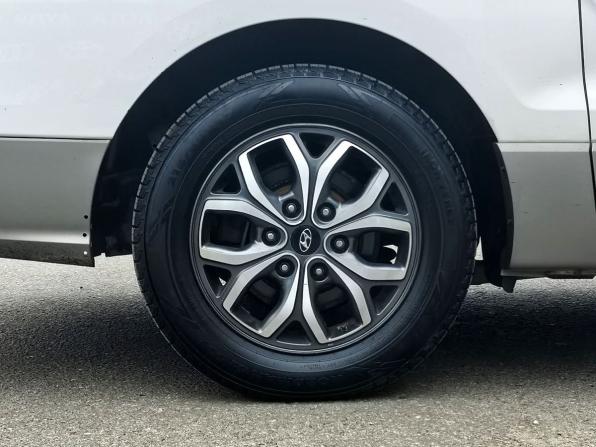 Hyundai H-1 II Рестайлинг 2 с пробегом 2018 года, цена 2 600 000 рублей, 176353 км, минивэн, Автокод Объявления