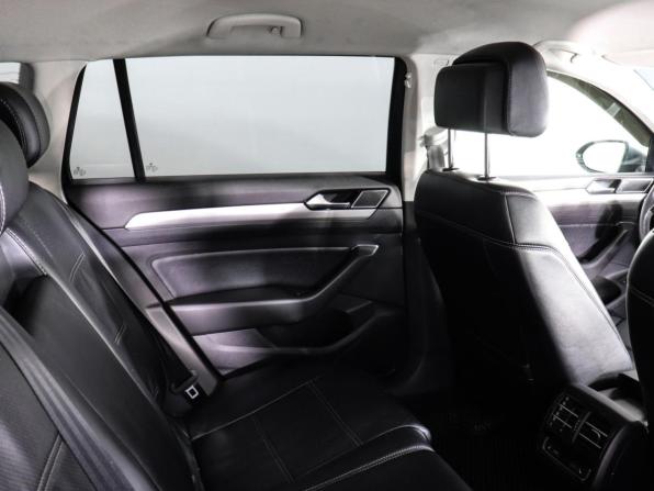 Volkswagen Passat B8 с пробегом 2016 года, цена 1 447 000 рублей, 228302 км, универсал, Автокод Объявления