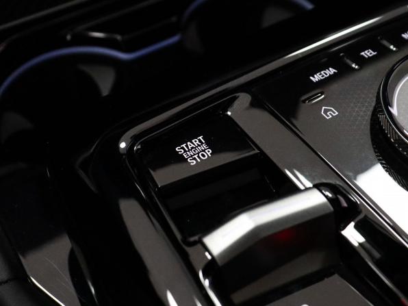 BMW 5 серии VIII (G60/G61/G68) с пробегом 2025 года, цена 7 124 000 рублей, 15720 км, седан, Автокод Объявления