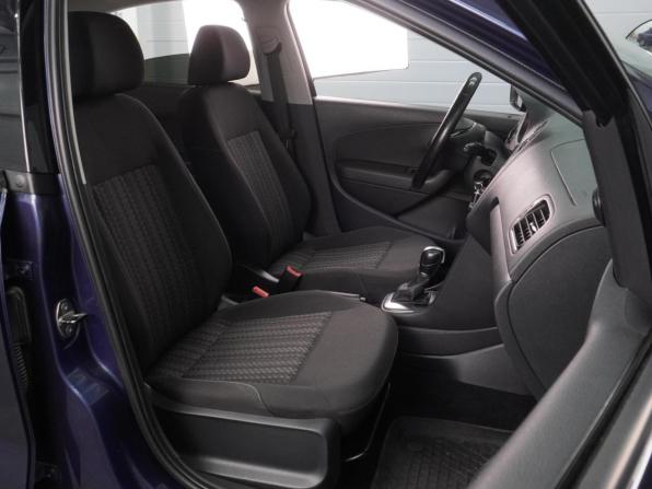 Volkswagen Polo V Рестайлинг с пробегом 2016 года, цена 954 000 рублей, 113628 км, седан, Автокод Объявления