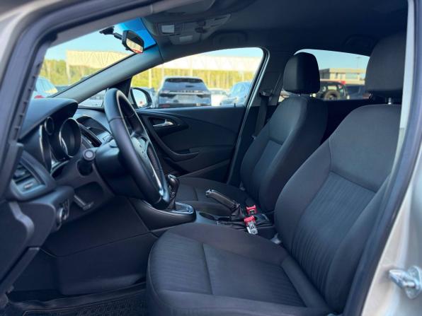 Opel Astra J с пробегом 2012 года, цена 515 000 рублей, 221000 км, хэтчбек, Автокод Объявления