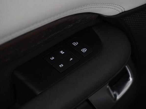 Land Rover Discovery V Рестайлинг с пробегом 2020 года, цена 6 999 046 рублей, 43050 км, внедорожник, Автокод Объявления
