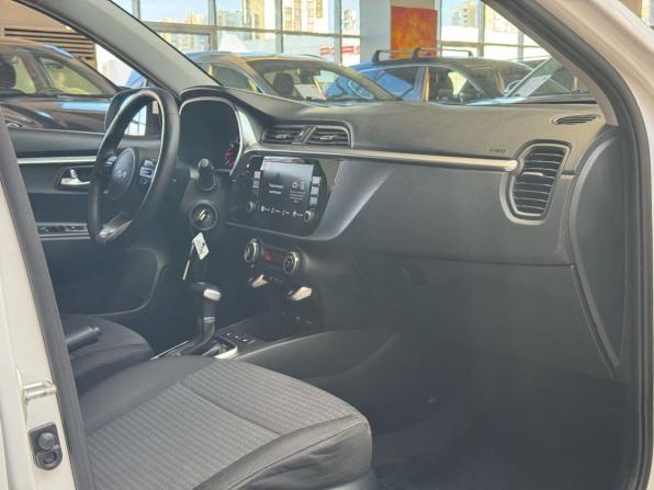 Kia Rio IV Рестайлинг с пробегом 2022 года, цена 1 799 000 рублей, 72837 км, хэтчбек, Автокод Объявления