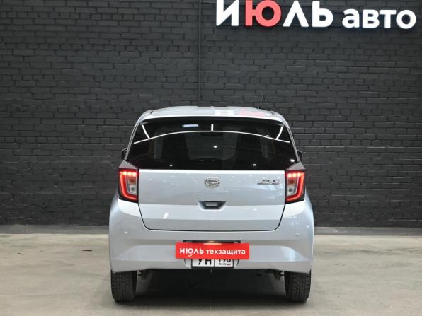 Daihatsu Mira e:S II с пробегом 2021 года, цена 860 000 рублей, 49083 км, хэтчбек, Автокод Объявления