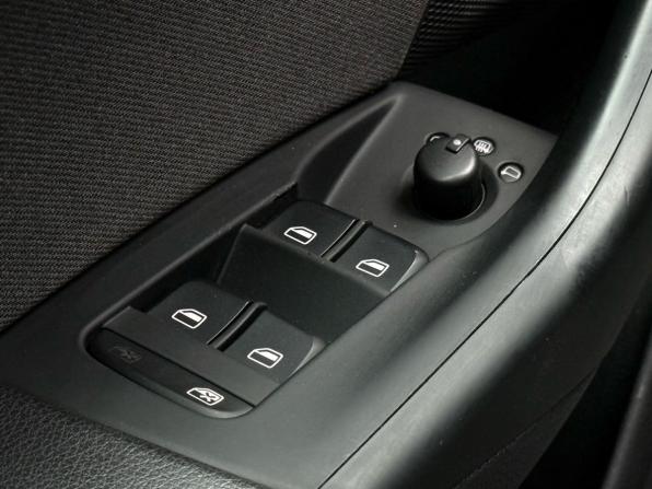 Audi Q3 I (8U) с пробегом 2012 года, цена 1 899 000 рублей, 130342 км, внедорожник, Автокод Объявления