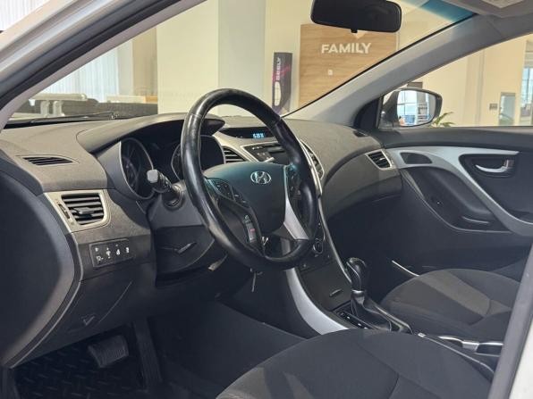 Hyundai Elantra V (MD) Рестайлинг с пробегом 2015 года, цена 1 299 000 рублей, 95666 км, седан, Автокод Объявления
