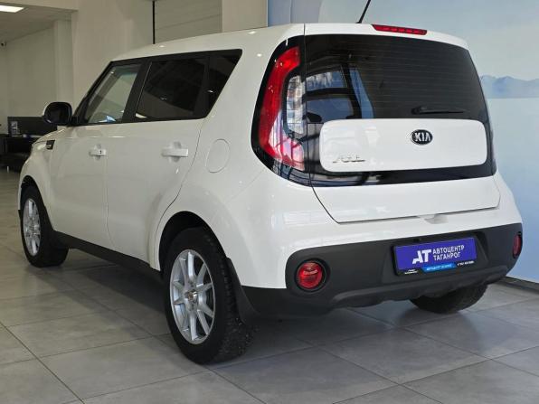 Kia Soul II Рестайлинг с пробегом 2018 года, цена 1 640 000 рублей, 90000 км, хэтчбек, Автокод Объявления