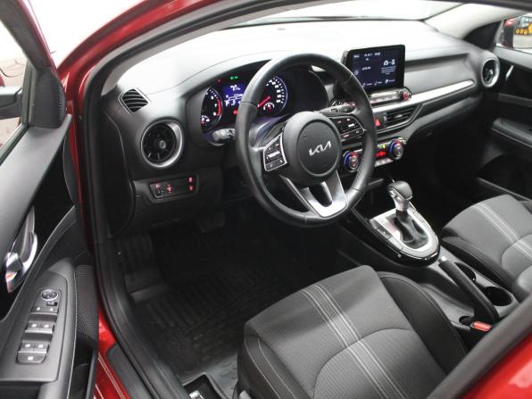 Kia Cerato IV Рестайлинг с пробегом 2022 года, цена 2 220 000 рублей, 15928 км, седан, Автокод Объявления