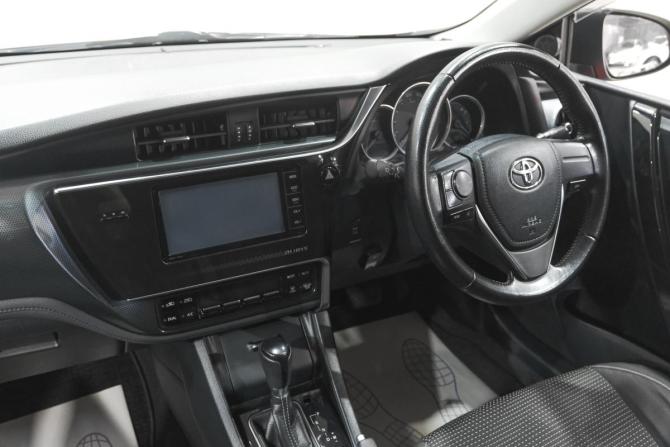 Toyota Auris II с пробегом 2015 года, цена 1 289 000 рублей, 99000 км, хэтчбек, Автокод Объявления