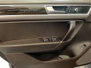 Volkswagen Touareg II Рестайлинг Санкт-Петербург  - изображение 32