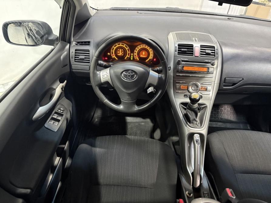 Toyota Auris I Курск  - изображение 9