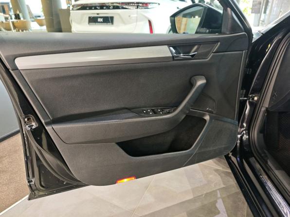 Skoda Superb III с пробегом 2015 года, цена 1 313 000 рублей, 347090 км, лифтбек, Автокод Объявления