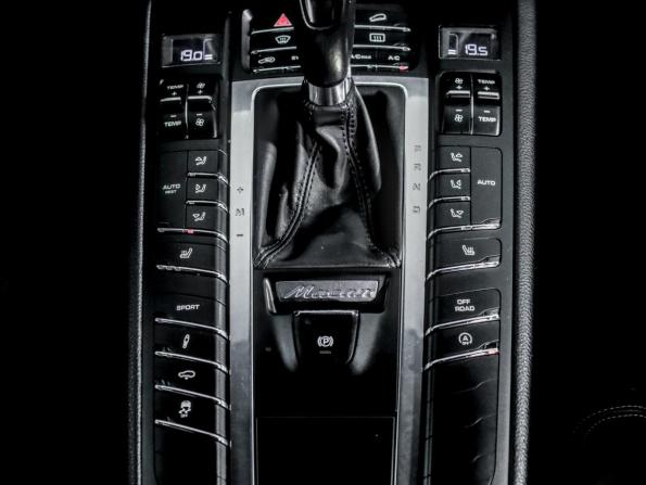 Porsche Macan I с пробегом 2015 года, цена 2 299 000 рублей, 130366 км, внедорожник, Автокод Объявления