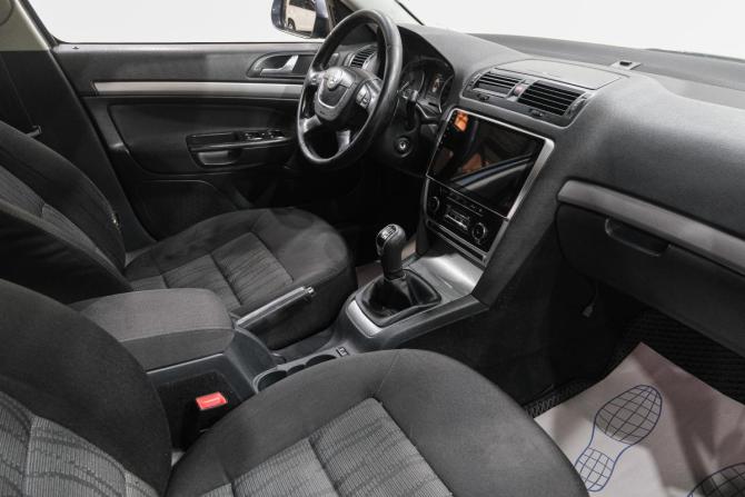 Skoda Octavia II (A5) Рестайлинг с пробегом 2012 года, цена 499 000 рублей, 370000 км, лифтбек, Автокод Объявления