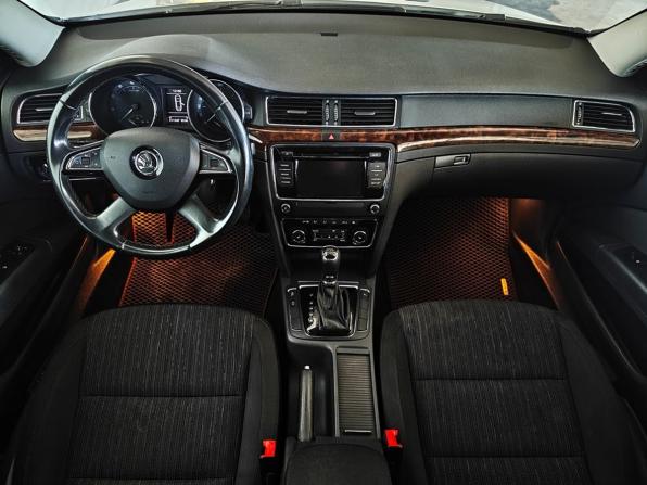Skoda Superb II Рестайлинг с пробегом 2013 года, цена 1 100 000 рублей, 211140 км, лифтбек, Автокод Объявления