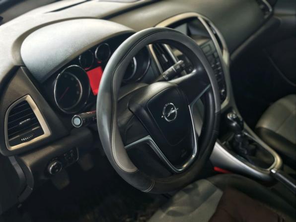 Opel Astra J с пробегом 2011 года, цена 395 000 рублей, 233000 км, хэтчбек, Автокод Объявления