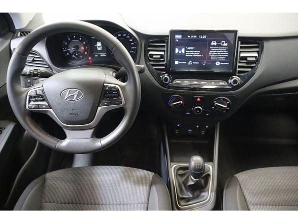 Hyundai Solaris II Рестайлинг с пробегом 2021 года, цена 1 649 000 рублей, 26226 км, седан, Автокод Объявления