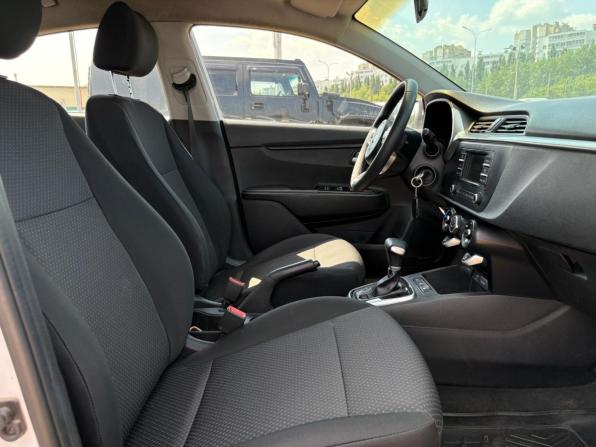 Kia Rio IV Рестайлинг с пробегом 2021 года, цена 1 230 000 рублей, 175778 км, седан, Автокод Объявления