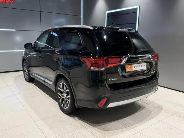 Mitsubishi Outlander III Рестайлинг 2 с пробегом 2015 года, цена 1 670 000 рублей, 219867 км, внедорожник, Автокод Объявления