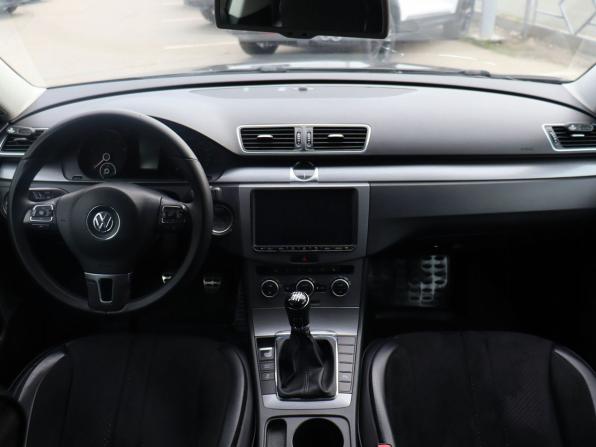Volkswagen Passat B7 с пробегом 2013 года, цена 1 010 000 рублей, 302355 км, седан, Автокод Объявления