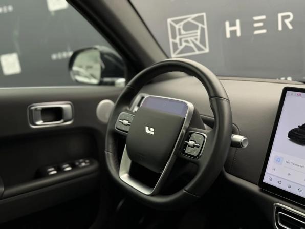 Li Auto (Lixiang) L7 I с пробегом 2023 года, цена 5 649 000 рублей, 27889 км, внедорожник, Автокод Объявления
