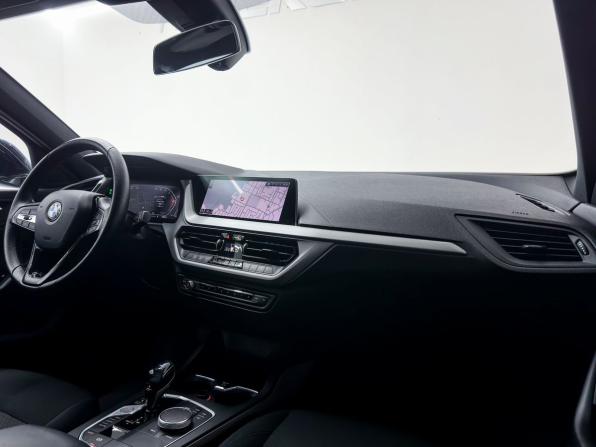 BMW 1 серии III (F40) с пробегом 2021 года, цена 2 400 000 рублей, 86485 км, хэтчбек, Автокод Объявления