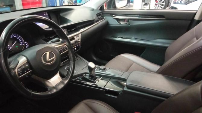 Lexus ES VI Рестайлинг с пробегом 2017 года, цена 2 820 000 рублей, 100037 км, седан, Автокод Объявления