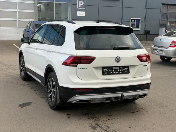 Volkswagen Tiguan II с пробегом 2019 года, цена 1 899 000 рублей, 190000 км, внедорожник, Автокод Объявления