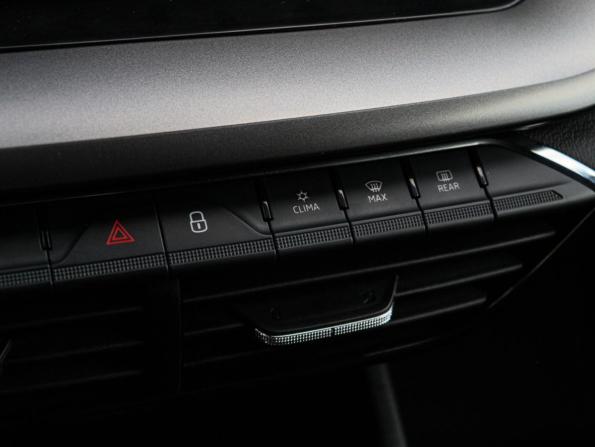 Skoda Octavia IV (A8) с пробегом 2021 года, цена 2 100 000 рублей, 59966 км, лифтбек, Автокод Объявления