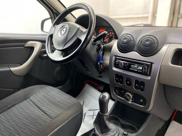 Renault Logan I Рестайлинг с пробегом 2011 года, цена 300 000 рублей, 212071 км, седан, Автокод Объявления