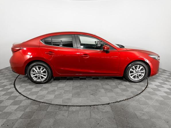 Mazda 3 III (BM) Рестайлинг с пробегом 2018 года, цена 1 990 000 рублей, 110900 км, седан, Автокод Объявления