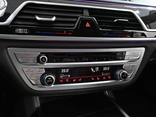 BMW 7 серии VI (G11/G12) Рестайлинг с пробегом 2019 года, цена 5 949 000 рублей, 115099 км, седан, Автокод Объявления
