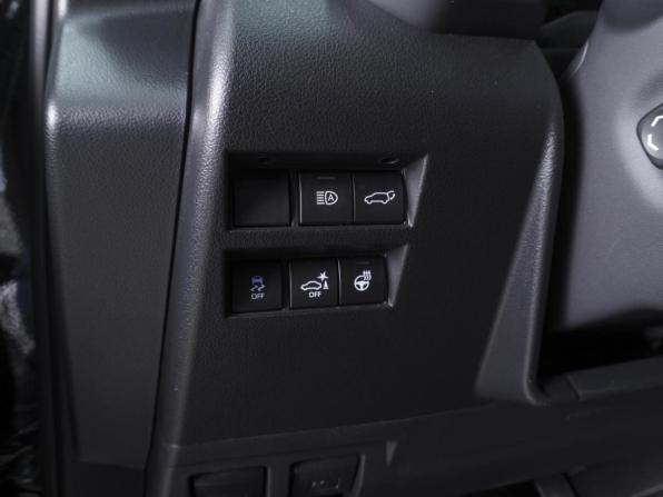 Toyota Land Cruiser 300 Series с пробегом 2022 года, цена 9 979 000 рублей, 110244 км, внедорожник, Автокод Объявления