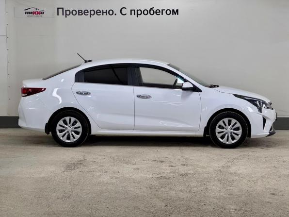 Kia Rio IV Рестайлинг с пробегом 2022 года, цена 1 679 000 рублей, 136000 км, седан, Автокод Объявления